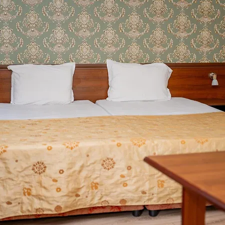Hotel Lucky 2*