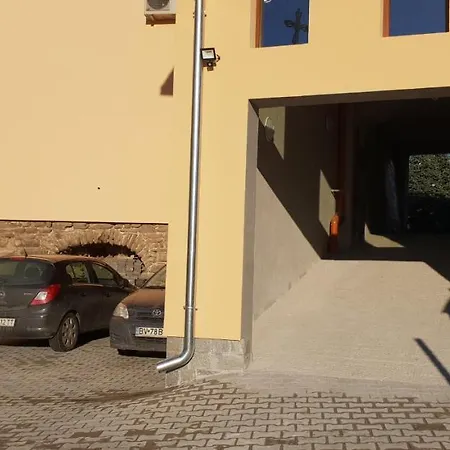 Хотел лъки 2*